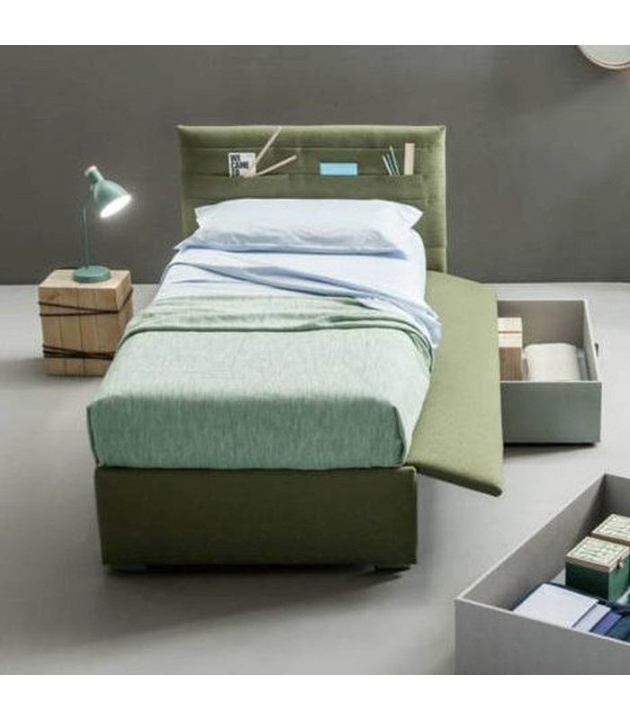 Pocket with pull-out bed