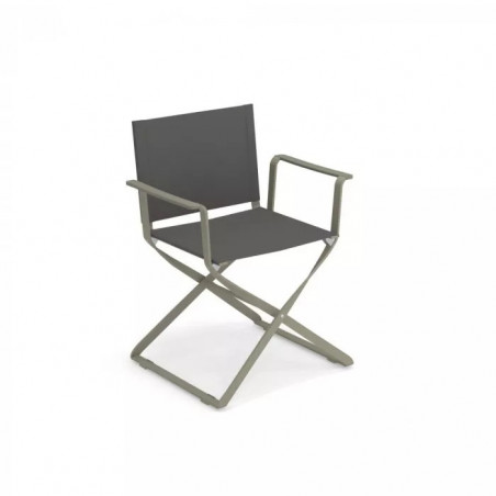 Folding chairs with armrests