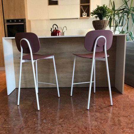 Modern kitchen stools: ideal for island | Arredinitaly