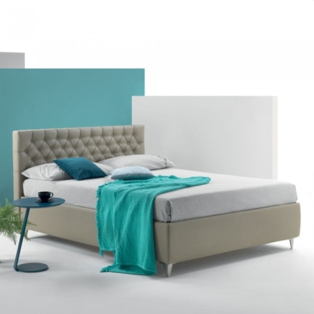 Upholstered beds: classic, modern and with storage units | Arredinitaly
