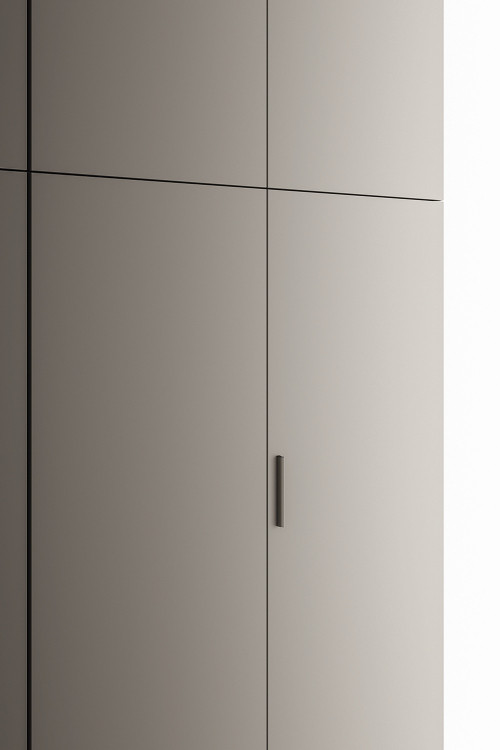 Smooth door with MNG240 handle
